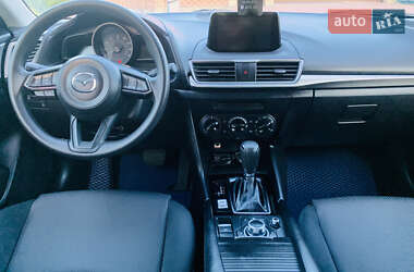Седан Mazda 3 2017 в 