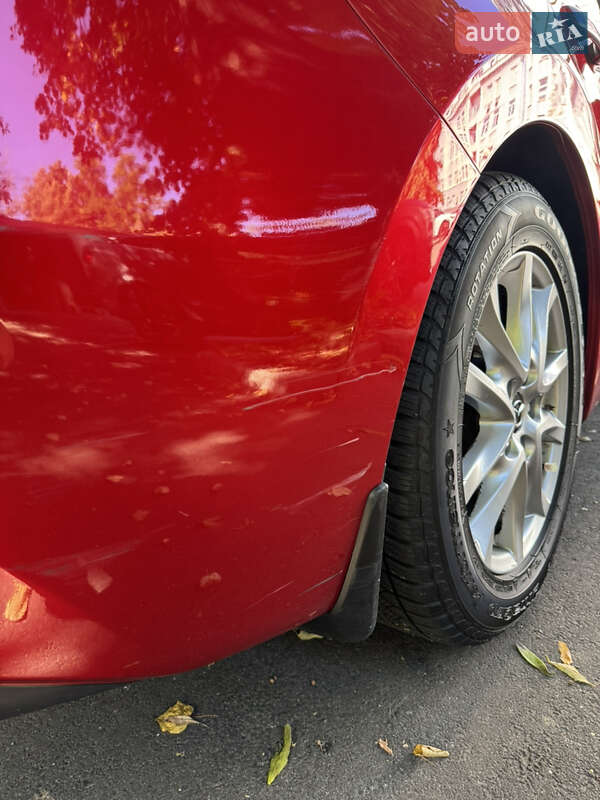 Седан Mazda 3 2017 в Киеве