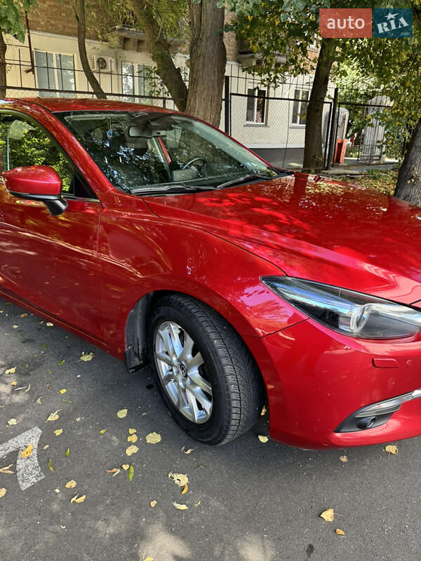 Седан Mazda 3 2017 в Киеве