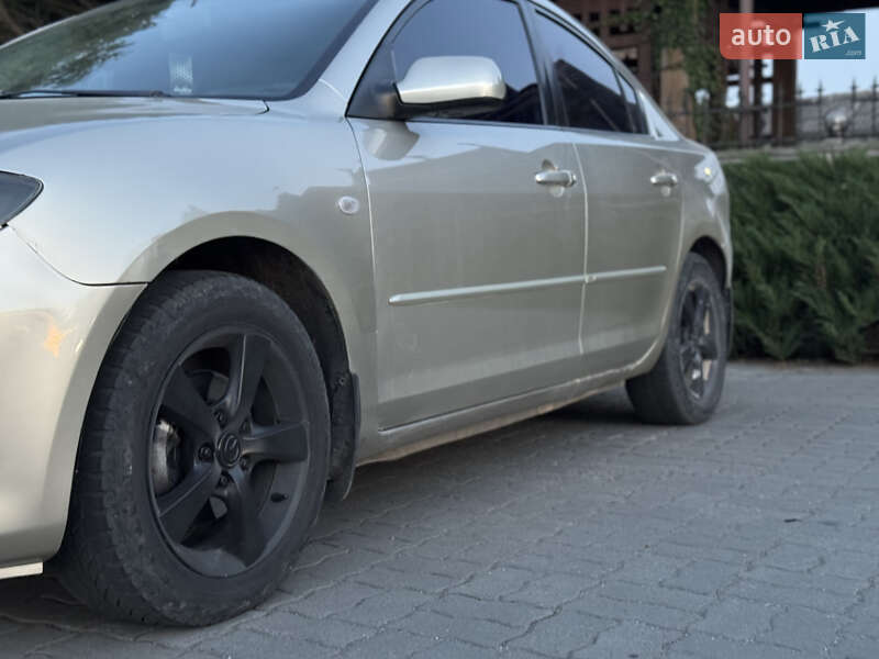 Седан Mazda 3 2005 в Летичіві