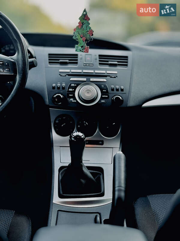 Хэтчбек Mazda 3 2010 в Харькове