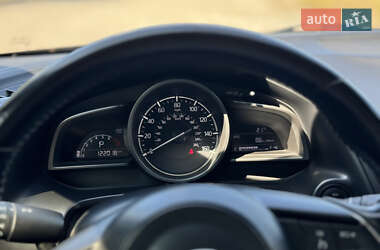 Седан Mazda 3 2016 в 