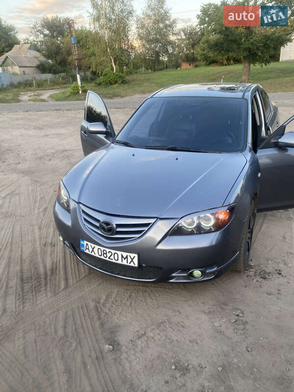 Седан Mazda 3 2004 в 