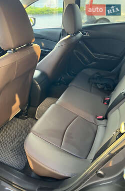 Хэтчбек Mazda 3 2014 в 