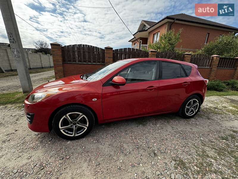 Хэтчбек Mazda 3 2011 в Киеве