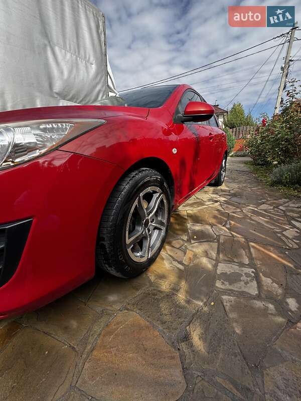 Хэтчбек Mazda 3 2011 в Киеве