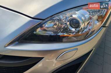 Седан Mazda 3 2010 в Горишних Плавнях