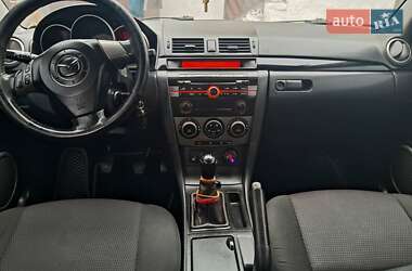 Седан Mazda 3 2006 в 