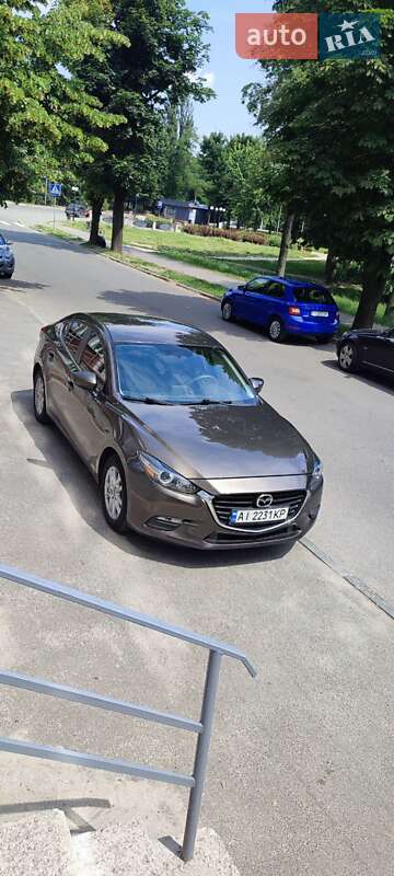 Седан Mazda 3 2017 в Киеве