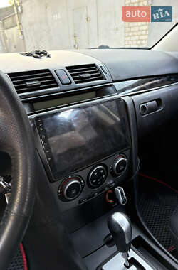 Хэтчбек Mazda 3 2006 в 