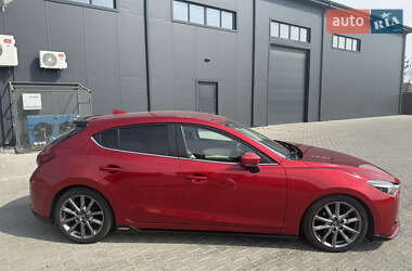 Хэтчбек Mazda 3 2017 в 