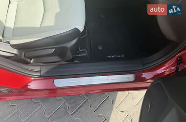 Хэтчбек Mazda 3 2017 в 