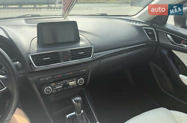 Хэтчбек Mazda 3 2017 в 