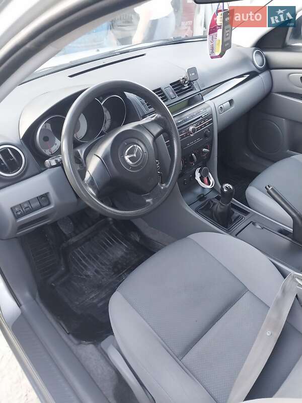 Хетчбек Mazda 3 2006 в Ужгороді
