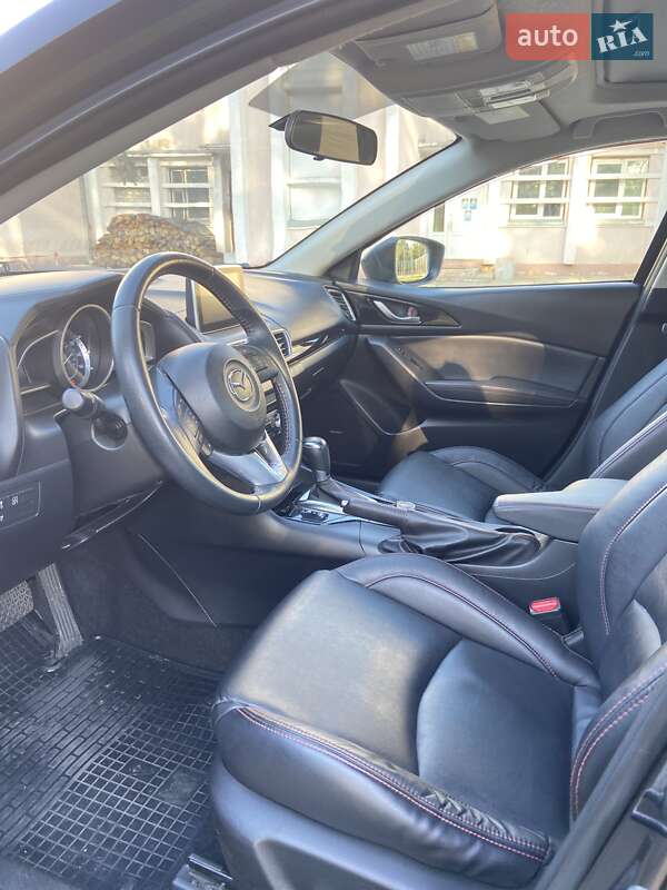 Седан Mazda 3 2014 в Чигирине