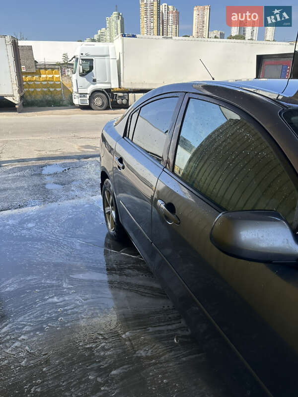 Седан Mazda 3 2006 в Киеве