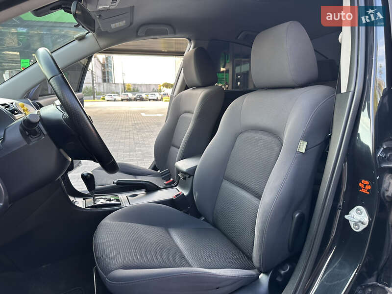 Седан Mazda 3 2009 в Днепре