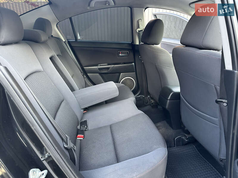 Седан Mazda 3 2009 в Днепре