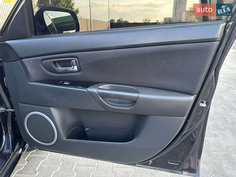 Седан Mazda 3 2009 в Днепре