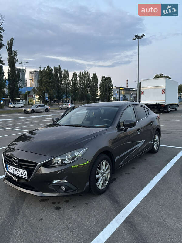 Седан Mazda 3 2013 в 