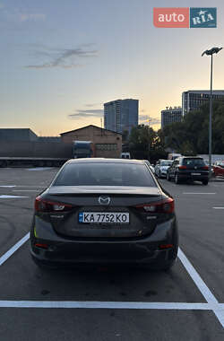 Седан Mazda 3 2013 в 
