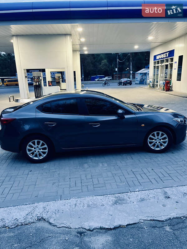Седан Mazda 3 2016 в Харкові