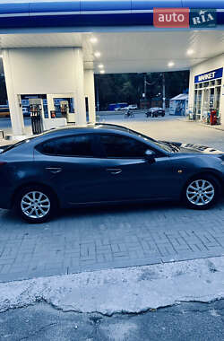 Седан Mazda 3 2016 в 