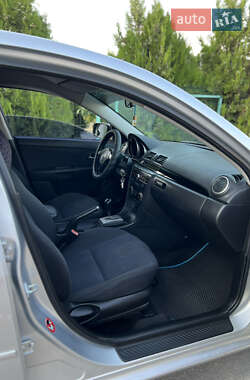 Седан Mazda 3 2005 в 