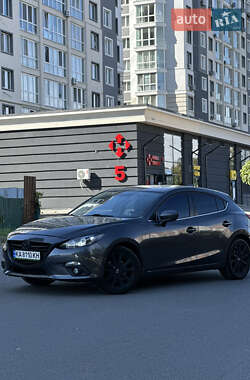 Хэтчбек Mazda 3 2014 в 