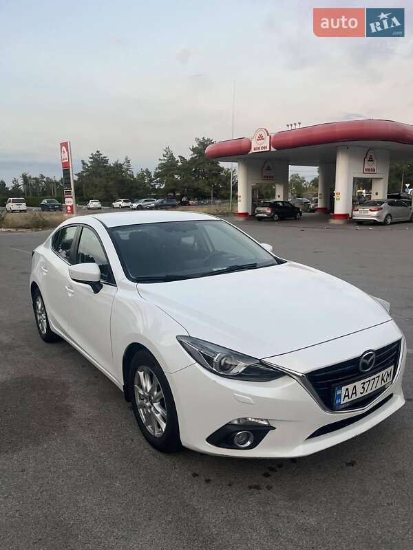 Седан Mazda 3 2015 в Днепре