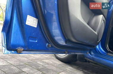 Хэтчбек Mazda 3 2005 в 