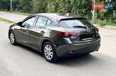 Хэтчбек Mazda 3 2015 в 