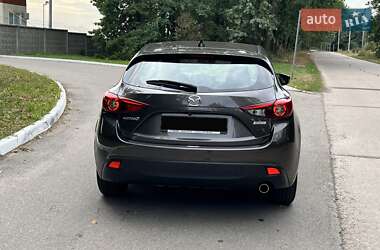 Хэтчбек Mazda 3 2015 в 