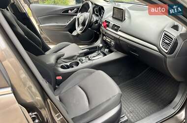 Хэтчбек Mazda 3 2015 в 