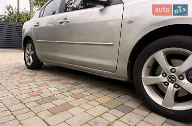 Седан Mazda 3 2005 в 
