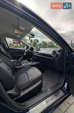 Седан Mazda 3 2016 в 