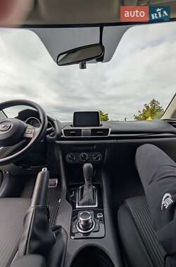 Седан Mazda 3 2016 в 