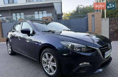Хэтчбек Mazda 3 2015 в 