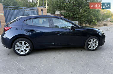 Хэтчбек Mazda 3 2015 в 