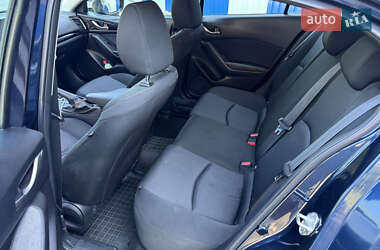 Хэтчбек Mazda 3 2015 в 