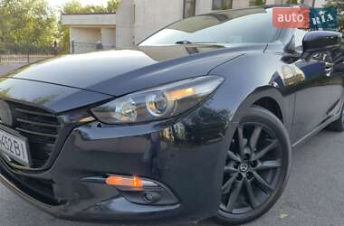Седан Mazda 3 2017 в 