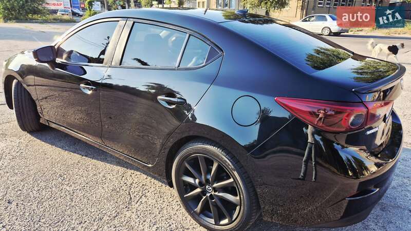 Седан Mazda 3 2017 в Запорожье