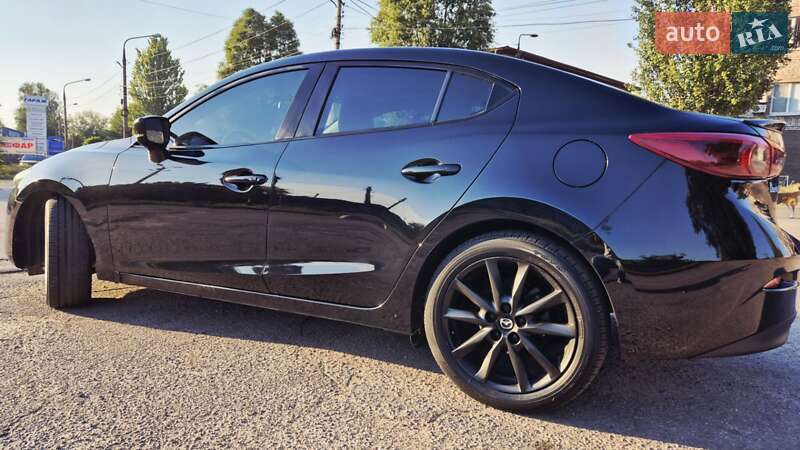 Седан Mazda 3 2017 в Запорожье