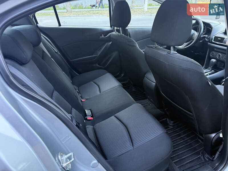 Седан Mazda 3 2016 в Запорожье
