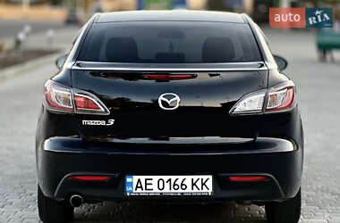 Седан Mazda 3 2010 в 