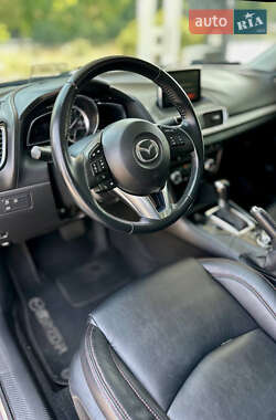 Седан Mazda 3 2015 в 