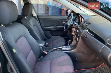 Седан Mazda 3 2004 в 