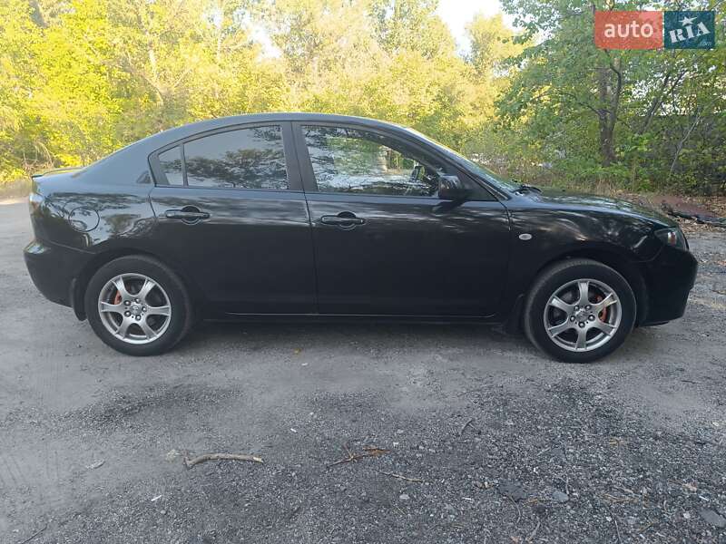 Седан Mazda 3 2006 в Дніпрі