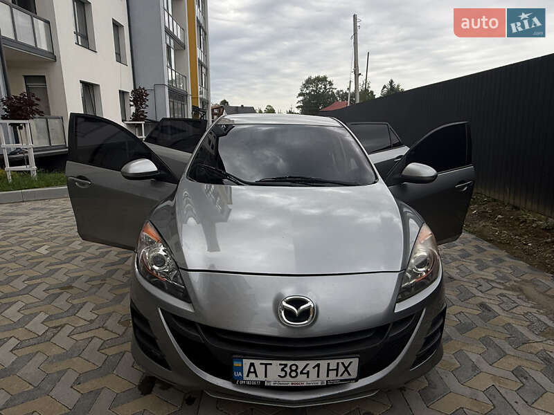 Хэтчбек Mazda 3 2010 в Надворной