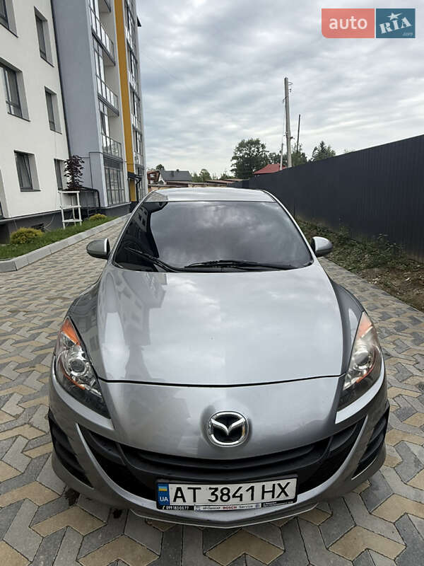 Хэтчбек Mazda 3 2010 в Надворной